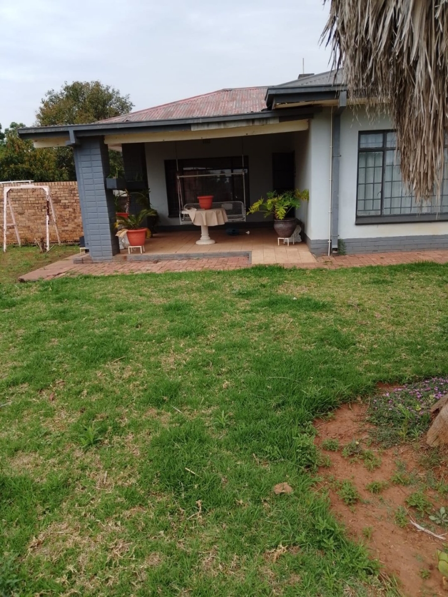 5 Bedroom Property for Sale in Meiringspark North West
